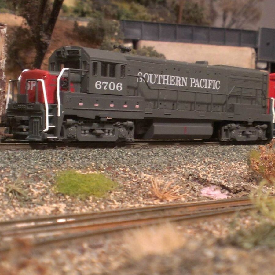 A SOUTHERN PACIFIC ATLAS U25B LOCOOMOTIVE ON MY N SCALE MODEL RAILROAD.