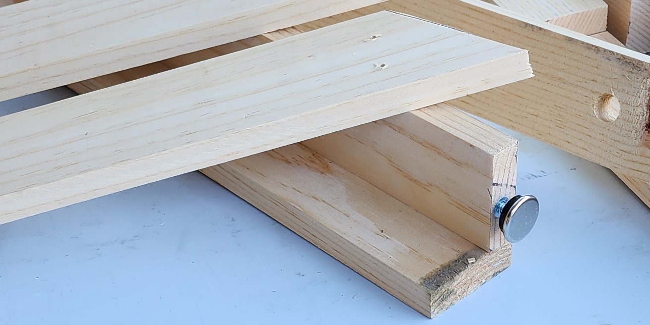 MODEL RAILROAD BENCHWORK KITS