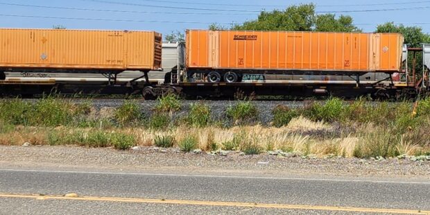 Single Stack Well Car TOFC and Well Cars/Photo Resources – The Model Railroad Benchwork Store