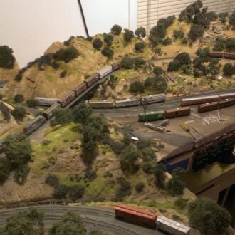 How To Make Model Train Mountain Scenery – The Model Railroad Benchwork ...