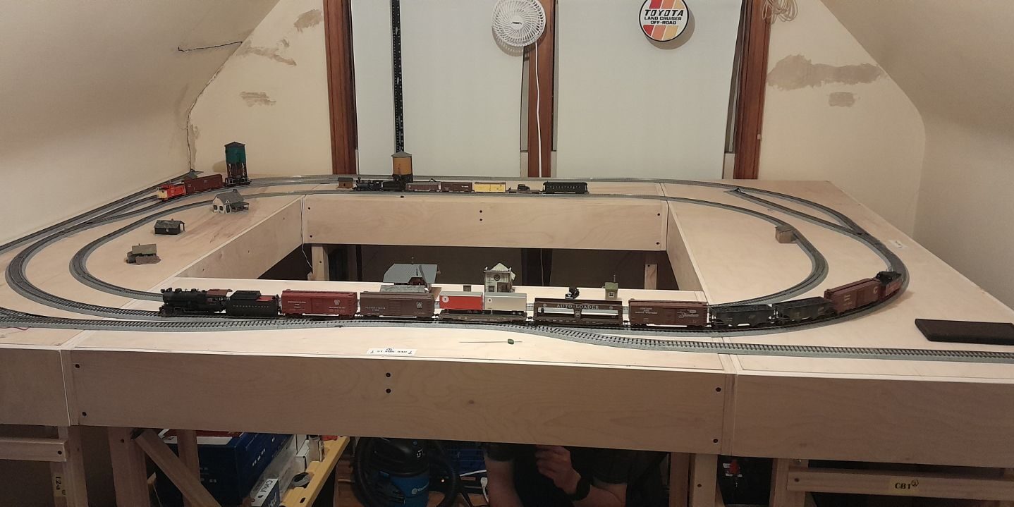 Modular Model Railroading In a Small Space