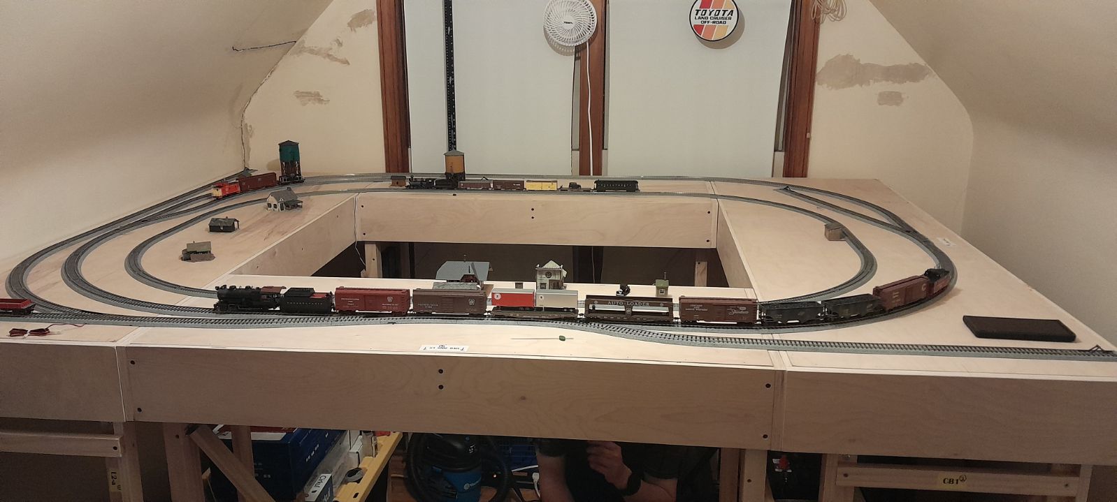 Modular Model Railroading In a Small Space