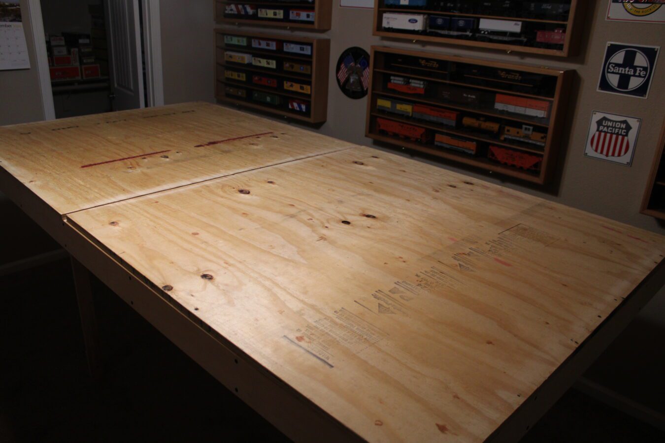 Tom & Dana's O Scale Build- Adding the Plywood Top