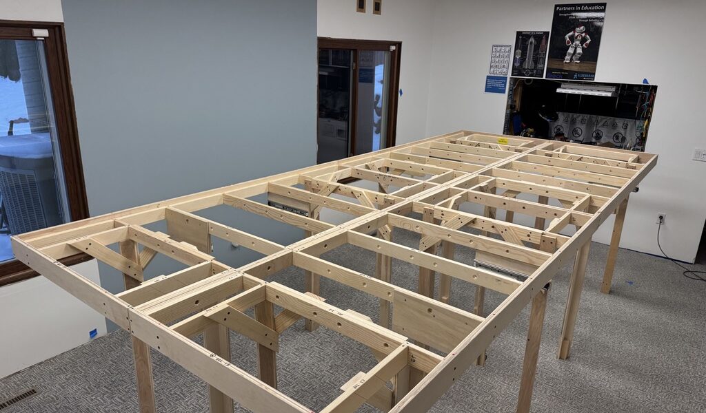 A large Model Railroad Benchwork Setup